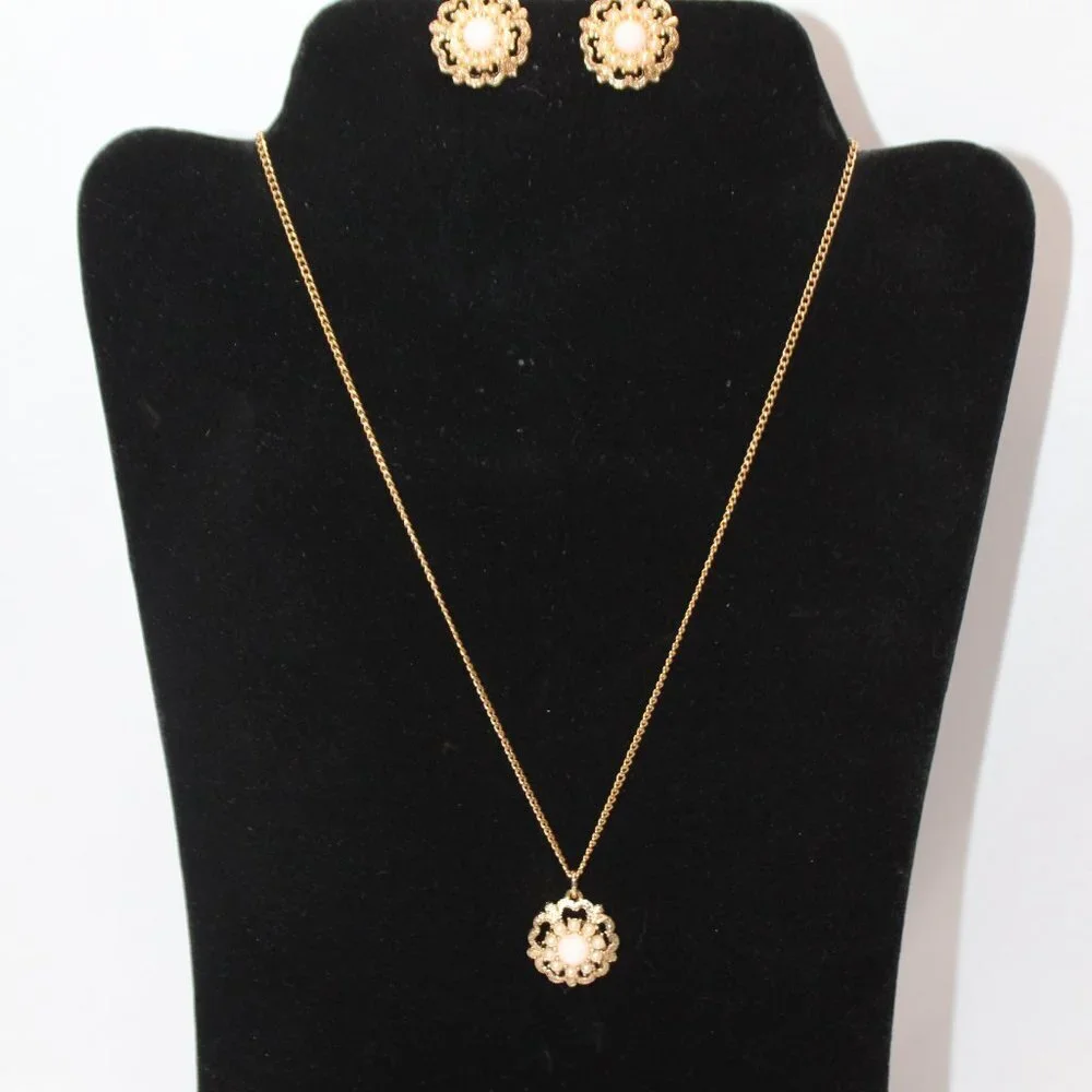 Sarah Coventry Vintage Floral Matching Pearl Necklace and Clip Earring Set